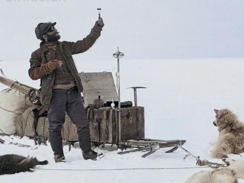 Billede af en mand på ekspedition i Grønland.