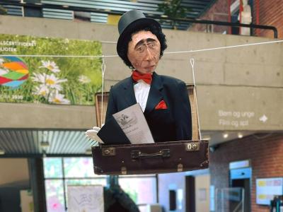 H.C. Andersen lavet i papmache af Lars