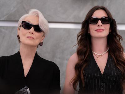 Anna Hathaway og Meryl Streep ser cool ud med solbriller på.