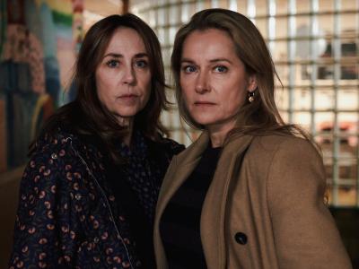 Sofie Gråbøl og Sidse Babett Knudsen i Dobbeltfejl